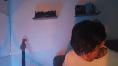 Snapshot of aress_1 chatting on 10/15/25, 04:34 Ares online show from 10/15/25, 04:34