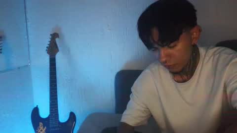 Snapshot of aress_1 chatting on 10/16/25, 05:41 Ares online show from 10/16/25, 05:41