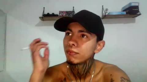 Snapshot of aress_1 chatting on 11/26/25, 08:37 Ares online show from 11/26/25, 08:37