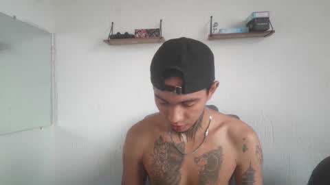 Snapshot of aress_1 chatting on 11/29/25, 02:09 Ares online show from 11/29/25, 02:09