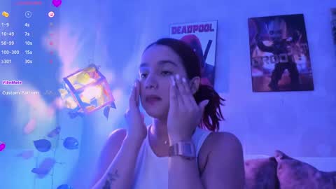 Snapshot of ari_baker chatting on 01/12/25, 01:32 Arianna Baker online show from 01/12/25, 01:32