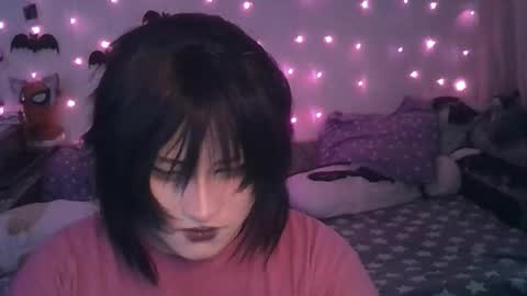 Snapshot of ari_corn chatting on 12/23/24, 11:36 Ahri online show from 12/23/24, 11:36