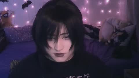 Snapshot of ari_corn chatting on 03/05/25, 03:51 Ahri online show from 03/05/25, 03:51