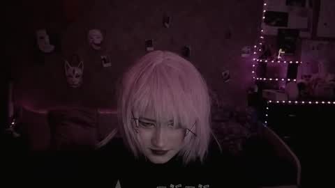 Snapshot of ari_corn chatting on 09/12/25, 04:07 Ahri online show from 09/12/25, 04:07