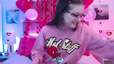 Snapshot of ari_james chatting on 02/14/25, 04:09 Ahri James online show from 02/14/25, 04:09