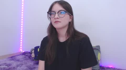 Snapshot of ari_james chatting on 09/15/25, 05:13 Ahri James online show from 09/15/25, 05:13