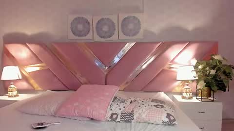 Snapshot of ari_sunshine chatting on 02/05/25, 01:15 Ari online show from 02/05/25, 01:15