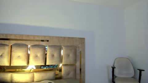 Ari  online show from 11/18/25, 01:55