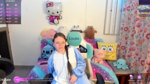 Snapshot of aria_alaia chatting on 01/29/25, 02:51 Linda online show from 01/29/25, 02:51