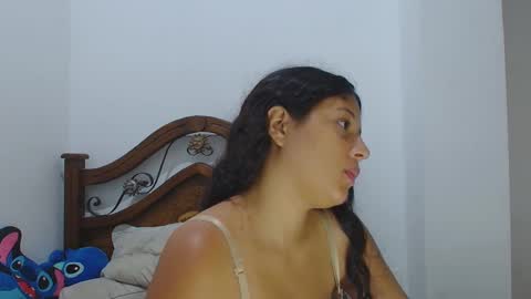 aria_arthur online show from 09/17/25, 08:54