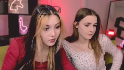 Snapshot of aria_moo chatting on 10/18/25, 08:26 Luna online show from 10/18/25, 08:26