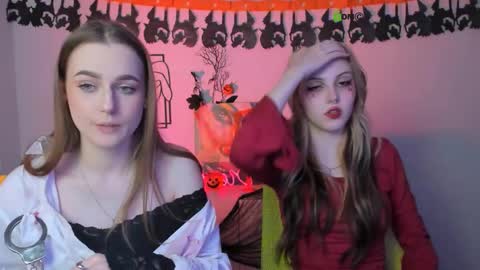 Snapshot of aria_moo chatting on 10/30/25, 08:20 Luna online show from 10/30/25, 08:20