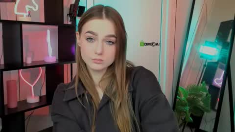 Snapshot of aria_moo chatting on 11/14/25, 12:26 Luna online show from 11/14/25, 12:26