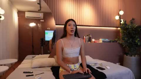 Ariaa online show from 09/22/25, 06:43