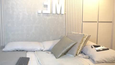 Ariaa online show from 10/30/25, 01:56