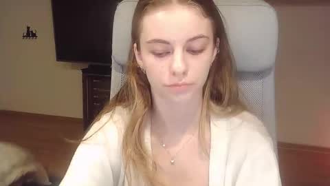 AriaCreazy online show from 10/16/25, 08:21