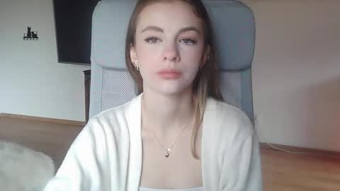 AriaCreazy online show from 10/17/25, 08:39