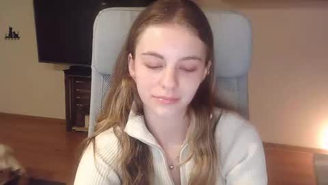 AriaCreazy online show from 10/26/25, 09:21