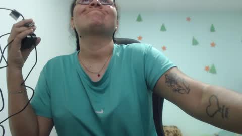 Snapshot of ariadna_6 chatting on 01/19/25, 05:18 ...Ariana... online show from 01/19/25, 05:18