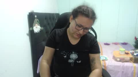 Snapshot of ariadna_6 chatting on 11/20/25, 05:45 ...Ariana... online show from 11/20/25, 05:45