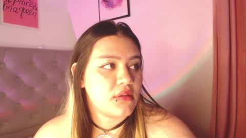 Snapshot of ariadna_martin chatting on 12/17/24, 05:29 Ari online show from 12/17/24, 05:29