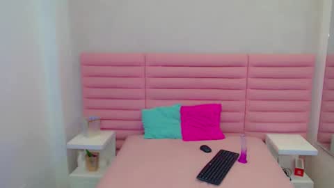 Snapshot of ariadna_princes chatting on 02/01/25, 04:14 ARIADNA online show from 02/01/25, 04:14