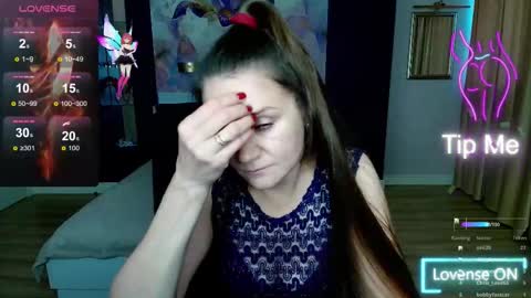 AriaGray online show from 10/11/25, 04:33