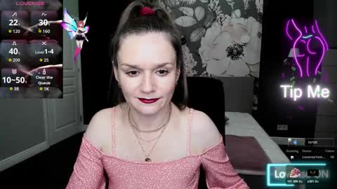 AriaGray online show from 10/17/25, 08:33