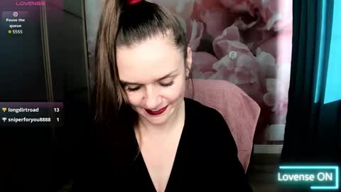 AriaGray online show from 11/02/25, 09:33