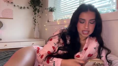 Snapshot of ariajackson chatting on 12/05/25, 06:26 Aria online show from 12/05/25, 06:26