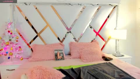 Ariana  online show from 12/15/24, 12:38