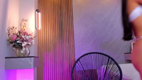 Ariana online show from 03/11/25, 12:39