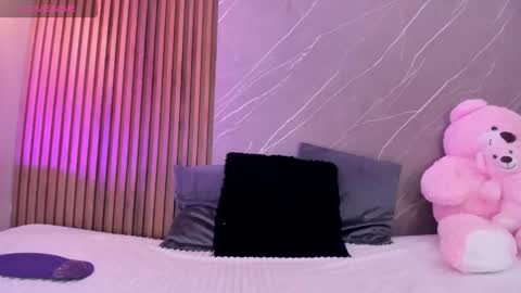 Ariana online show from 10/16/25, 12:39