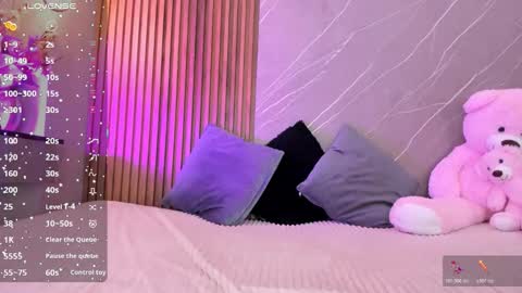 Ariana online show from 10/22/25, 12:38