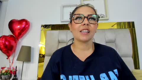 Snapshot of ariana_martins chatting on 02/15/25, 08:11 ARI online show from 02/15/25, 08:11