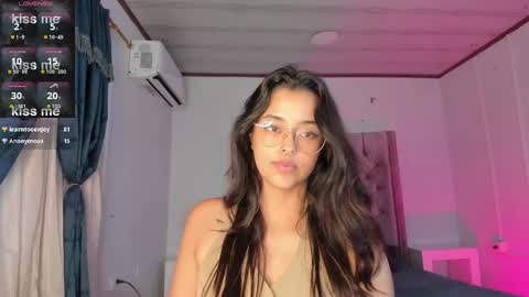 Snapshot of ariana_pierce chatting on 12/07/24, 11:12 Ariana online show from 12/07/24, 11:12