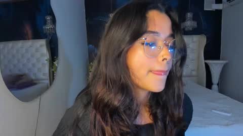 Snapshot of ariana_pierce chatting on 12/23/24, 03:29 Ariana online show from 12/23/24, 03:29
