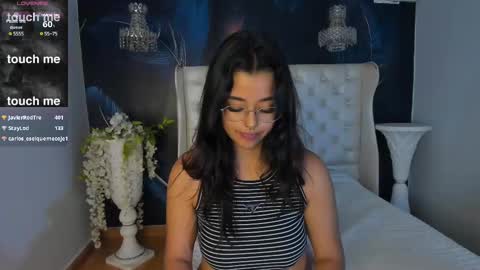Snapshot of ariana_pierce chatting on 12/23/24, 09:38 Ariana online show from 12/23/24, 09:38