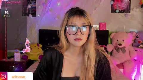 Ariana  online show from 11/24/25, 10:37