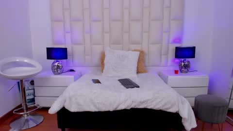  ariana  online show from 02/04/25, 08:49