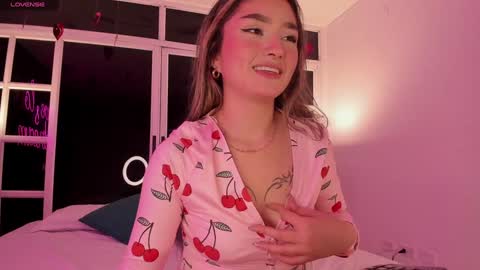 Snapshot of ariana_villada chatting on 02/05/25, 01:47 Ari online show from 02/05/25, 01:47