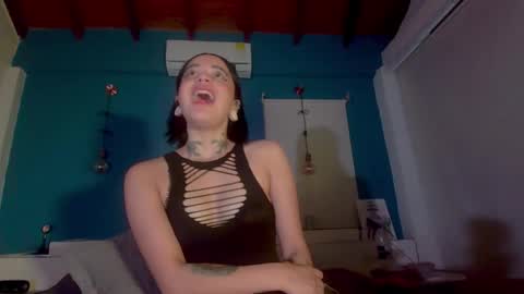 ariana_whitee online show from 10/08/25, 07:39