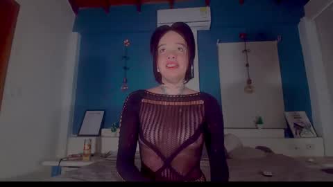 ariana_whitee online show from 11/13/25, 07:51