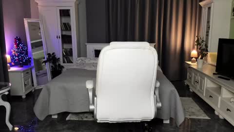 Snapshot of arianasage_ chatting on 12/08/24, 05:01 Ana online show from 12/08/24, 05:01