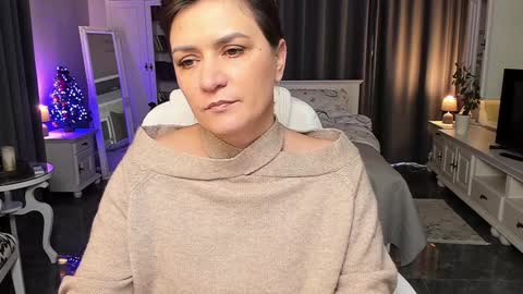 Snapshot of arianasage_ chatting on 12/14/24, 09:29 Ana online show from 12/14/24, 09:29