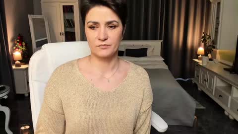 Snapshot of arianasage_ chatting on 01/12/25, 12:55 Ana online show from 01/12/25, 12:55