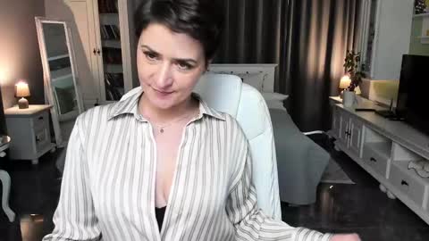 Snapshot of arianasage_ chatting on 02/11/25, 01:30 Ana online show from 02/11/25, 01:30