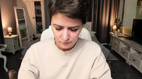 Snapshot of arianasage_ chatting on 02/13/25, 12:21 Ana online show from 02/13/25, 12:21