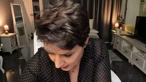 Snapshot of arianasage_ chatting on 02/17/25, 12:27 Ana online show from 02/17/25, 12:27