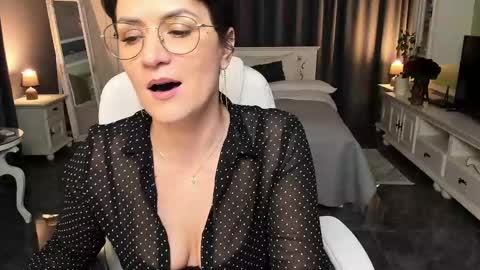 Snapshot of arianasage_ chatting on 02/17/25, 03:31 Ana online show from 02/17/25, 03:31